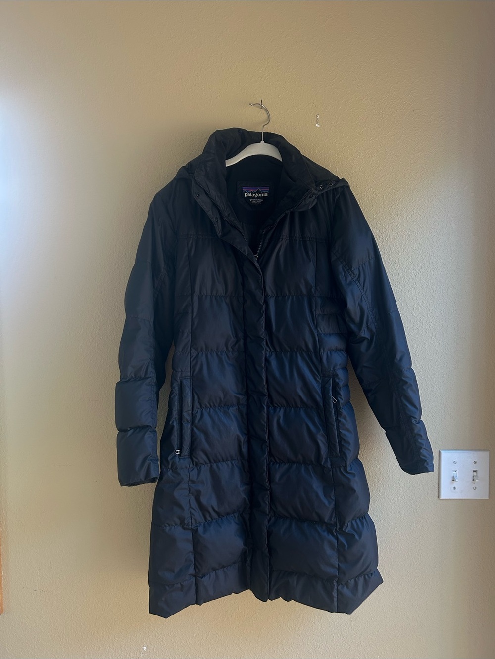 Patagonia Women's down with it Long Puffer Coat in Black size small